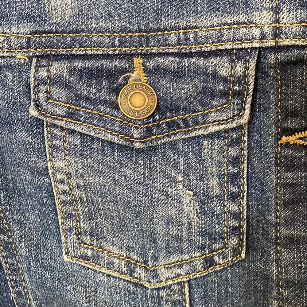 Classic Blue Gap Denim Jean Jacket - Picture 3 of 9